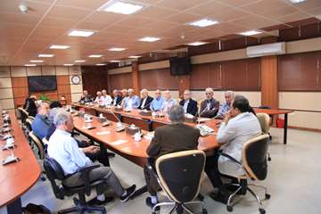 نشست بازنشستگان با رئیس دانشگاه